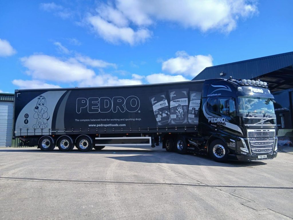 Pedro curtain-side trailer